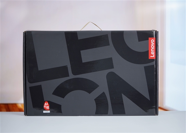 首次引入RGB 光效拉满！联想拯救者Y9000P 2025至尊版图赏