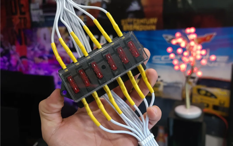 防止显卡接口烧熔！玩家给RTX 4090电源线装上保险丝：但还有更狠的