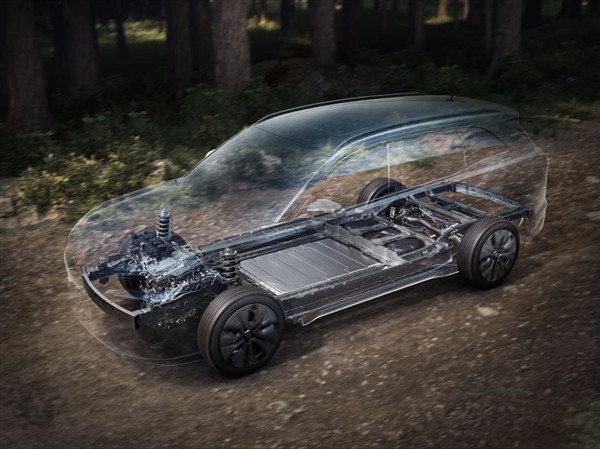 限时7.98万起 蓝电E5 PLUS先享版上市：165km纯电续航最长