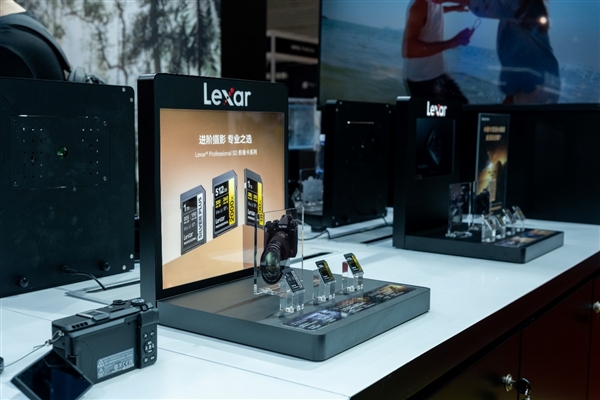 2025 北京 P&E 展：雷克沙全品类存储解决方案亮相 全球首款不锈钢存储卡现场开售