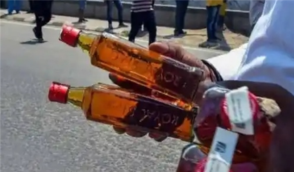 此前曾发生多起：印度14人因饮用假酒死亡