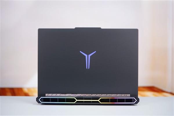 首次引入RGB 光效拉满！联想拯救者Y9000P 2025至尊版图赏