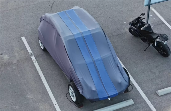 特斯拉新物种曝光！神秘测试车现身街头：Model 2真的要来了