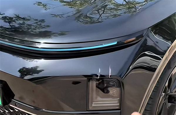 理想L6停车位上两次被撞 哨兵模式拍下全过程:能把人气笑插图3 理想L6停车位上两次被撞 哨兵模式拍下全过程:能把人气笑