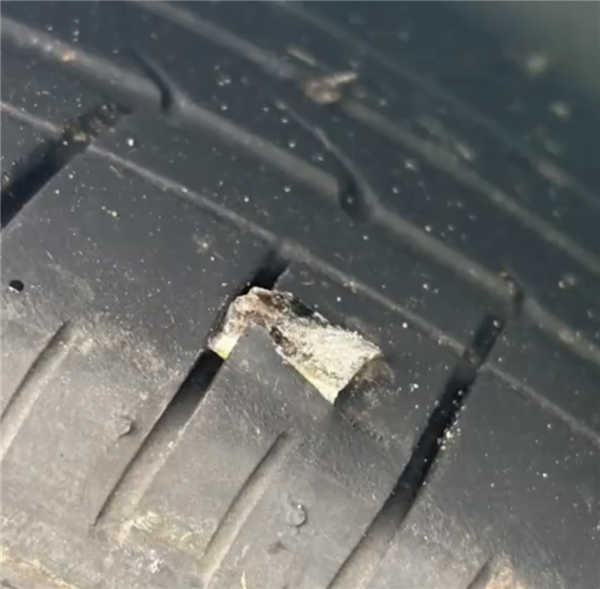 澳大利亚最繁忙高速公路上数百辆车轮胎被扎：致交通瘫痪