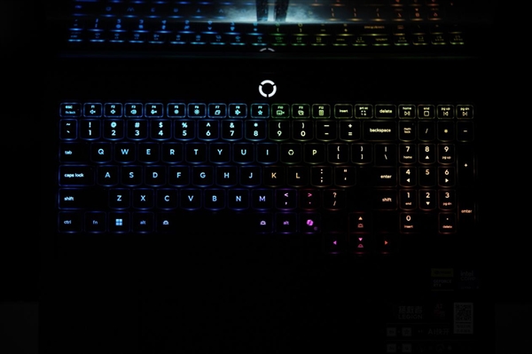 首次引入RGB 光效拉满！联想拯救者Y9000P 2025至尊版图赏