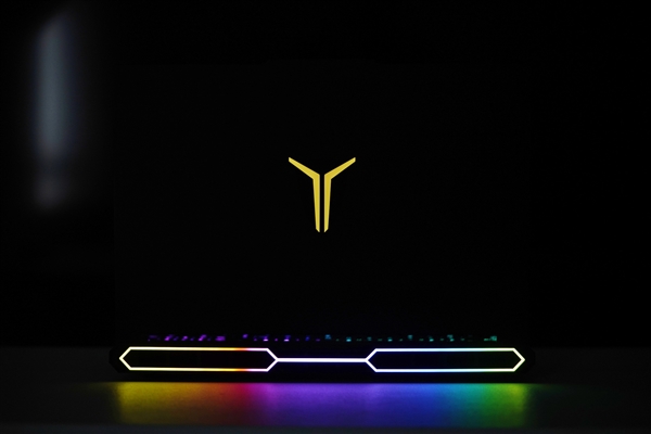 首次引入RGB 光效拉满！联想拯救者Y9000P 2025至尊版图赏