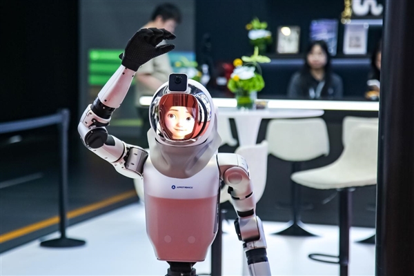 光峰科技将携“机器人之脸”参展2025全球人工智能终端展插图 光峰科技将携“机器人之脸”参展2025全球人工智能终端展