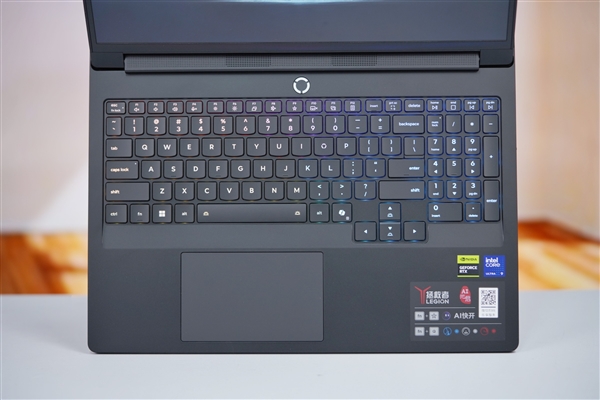 首次引入RGB 光效拉满！联想拯救者Y9000P 2025至尊版图赏