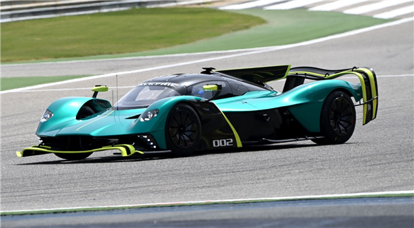 千万级超跑专属!比亚迪新专利曝光:国产“风扇车”来了插图3 千万级超跑专属!比亚迪新专利曝光:国产“风扇车”来了