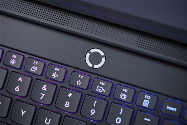 首次引入RGB 光效拉满！联想拯救者Y9000P 2025至尊版图赏