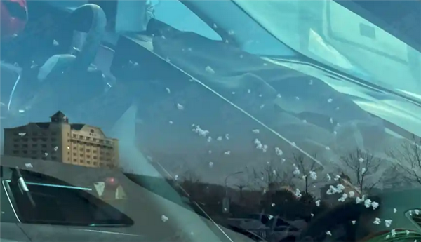 超长贯穿屏碾压新势力！别克新旗舰MPV世家内饰谍照首次曝光