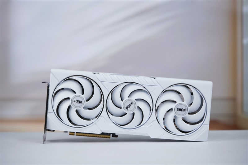 AMD RX 9070 GRE首发评测：游戏碾压RTX 5060 Ti 16GB 超频接近RTX 5070