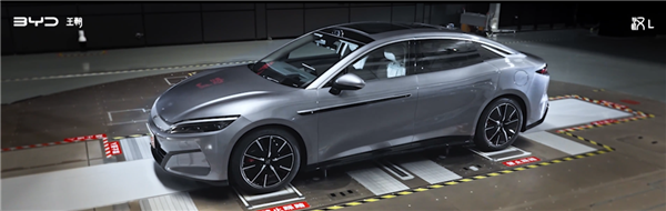 Cd 0.212！比亚迪汉L展示 120KM/h风洞测试