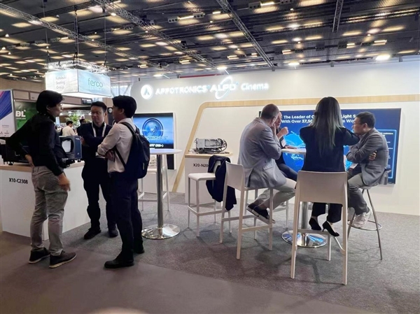 领航行业绿色发展 光峰科技荣膺“绿色先锋企业”称号