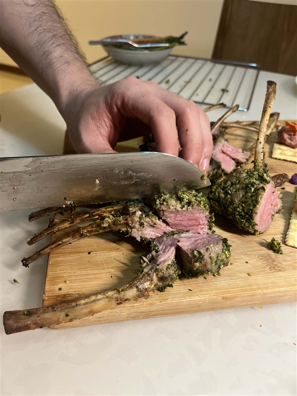 抢微波炉热饭 是打工人的世界大战