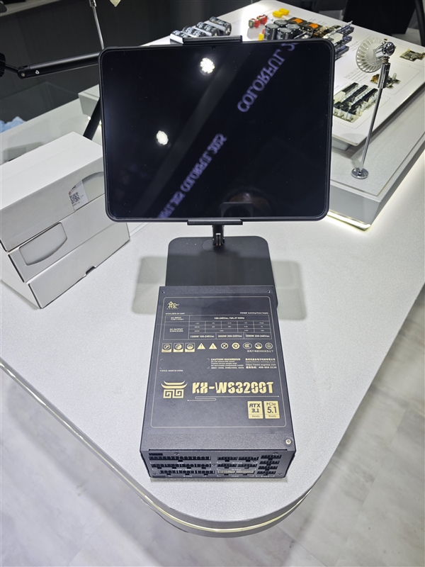 少见的3200W电源、ARGB发光风扇：鑫谷一大波新品明天台北电脑展亮相！