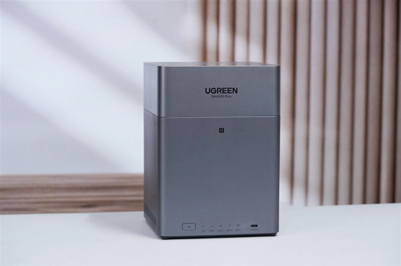 小白都能轻松玩转的千元四盘位NAS! 绿联DH4300 Plus评测：简单易用 功能强大