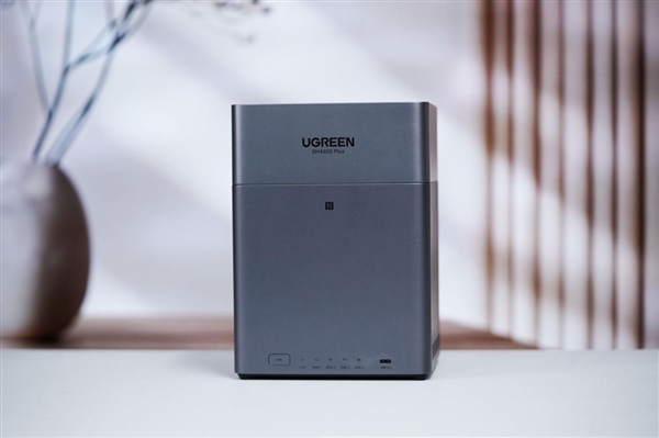 4盘位NAS仅千元！绿联NAS私有云DH4300 Plus图赏