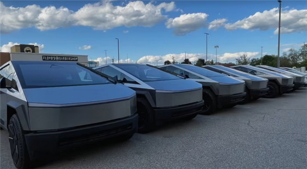 特斯拉Cybertruck库存大量积压！违规霸占商场停车场引热议