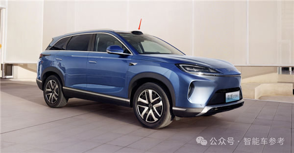 比亚迪联手大疆！奶爸车17万开卖 车顶还带“停机坪”