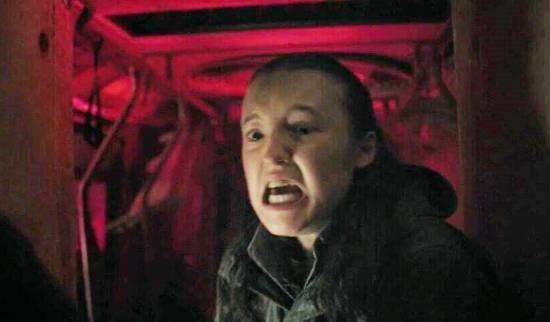 《最后生还者》S2艾莉蒂娜缠绵太突兀！没抓住同性恋的重点