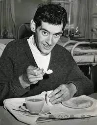 400斤的大胖子持续382天没吃饭：瘦了250斤！