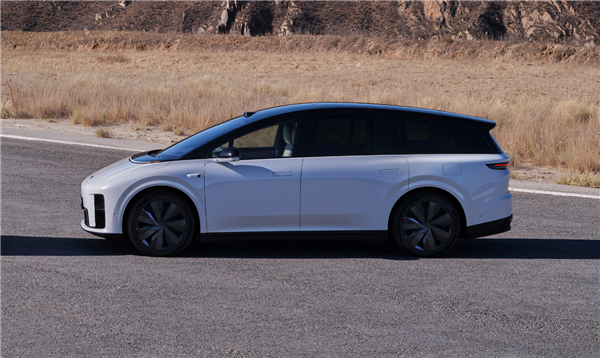 李想首次透露理想轿车项目：年度营收超3000亿后才去做