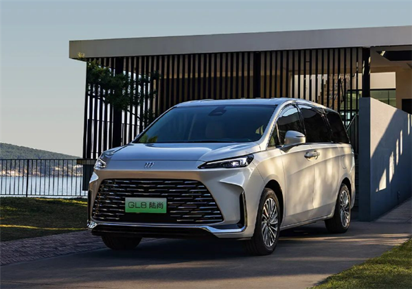 24.99万起售的合资插混MPV卖爆了！别克GL8陆尚开启交付
