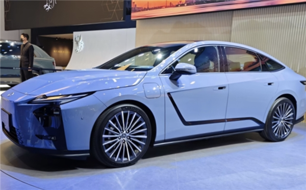 换装理想同款双联屏!全新雷克萨斯ES内饰首次亮相插图1 换装理想同款双联屏!全新雷克萨斯ES内饰首次亮相