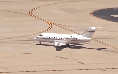 美国一机场雷达失灵 找不到飞机！至少5名空管被吓到请假