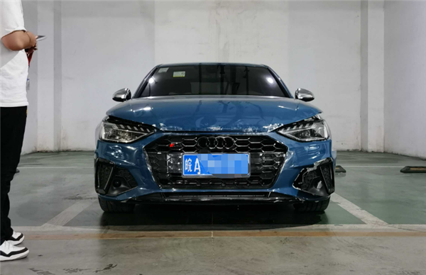 咋想的 奥迪车主地库测零百加速：果然撞墙