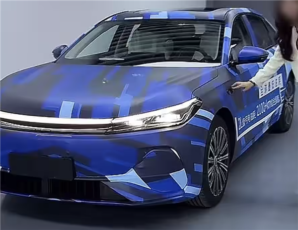 2L级亏电油耗+2100KM综合续航！吉利银河全新轿车谍照曝光