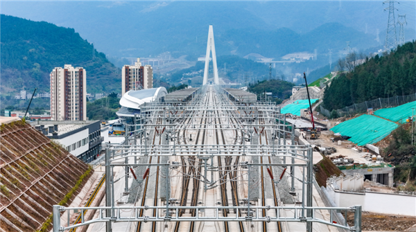 又一时速350高铁试运行：重庆两地从4小时缩短至1小时