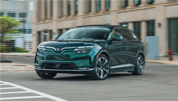 卖一辆车亏超21万元！越南新势力车企VinFast解雇90%的欧洲员工