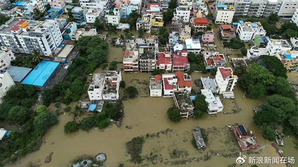印度“硅谷”在创纪录暴雨中被淹没 在野党让拨8.5亿人民币救灾被驳
