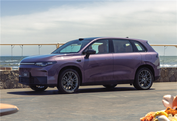 击穿中型家用智能SUV底价！2026款零跑C10上市：12.28万起