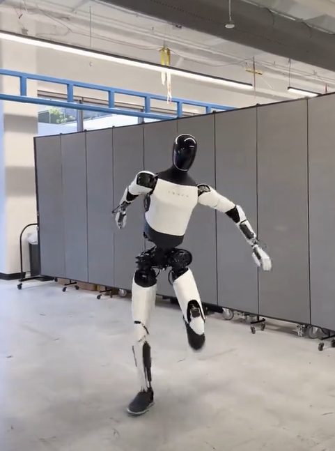 流畅丝滑不卡顿！特斯拉机器人跳舞首秀：芭蕾鬼步样样精通