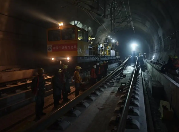 沈佳高铁沈白段全线铺轨完成：北京至长白山时间将压缩至4小时