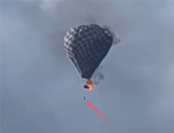 墨西哥一热气球升空后起火：搭乘男子试图逃生最终坠亡