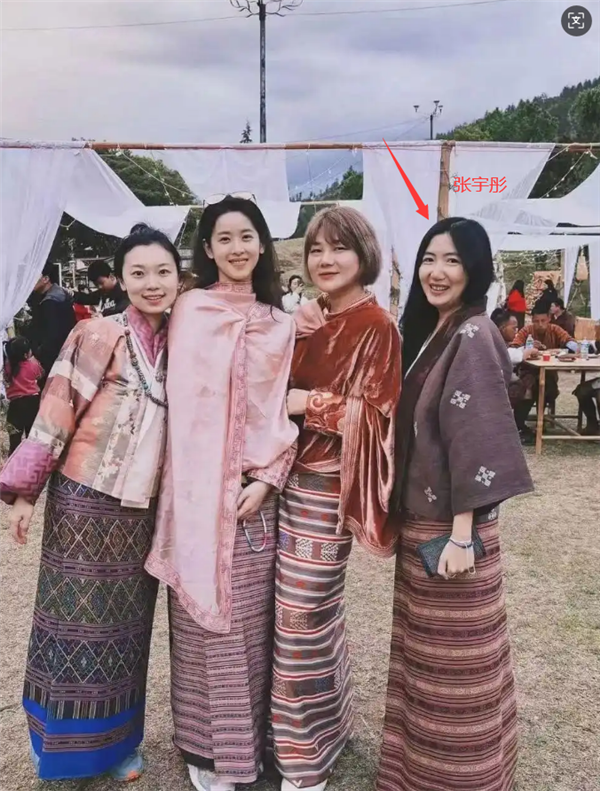 章泽天更新旅行照 大方展示纯素颜清新照