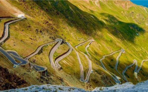 新疆“此生必驾”公路今日恢复通车 每年就开4个月 之后得“冬眠”