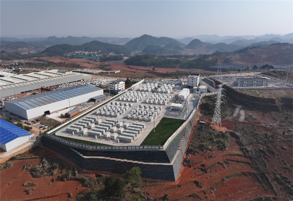 我国首个大型锂钠混合储能站投产：面积相当于5个足球场