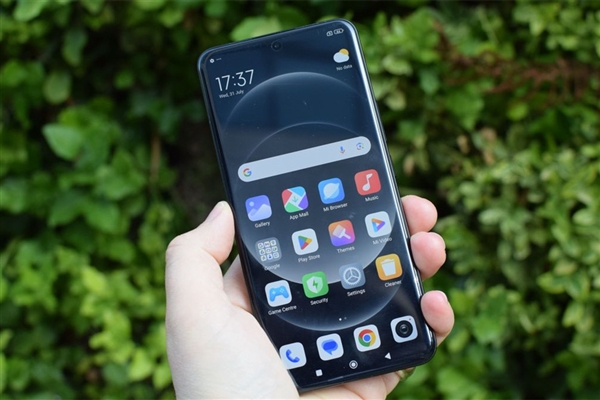 卢伟冰亲自操刀打造！小米Civi 5 Pro本月登场：骁龙8s Gen4加持