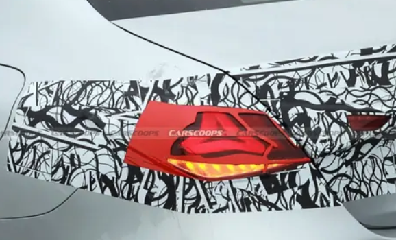 E级同款三叉星辉尾灯！新款奔驰C级曝光：年内有望发布