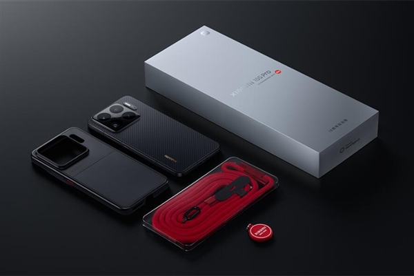 仪式感拉满！小米15S Pro用户喜提专属证书