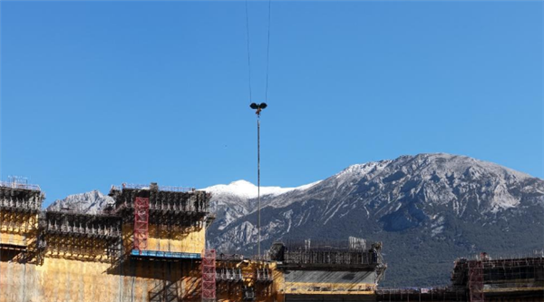 破纪录！在建大坝成功取出12层楼高混凝土芯样