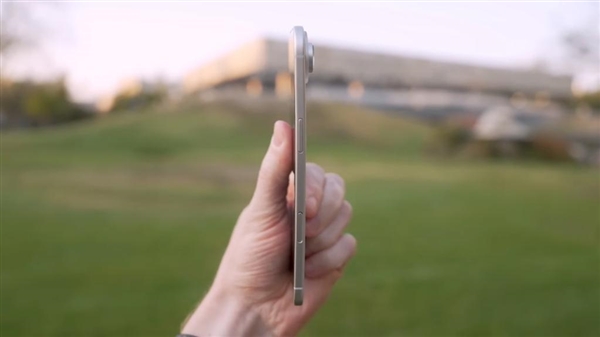 曝iPhone 17 Air仅重146g!梦回iPhone 6s时代插图2 曝iPhone 17 Air仅重146g!梦回iPhone 6s时代