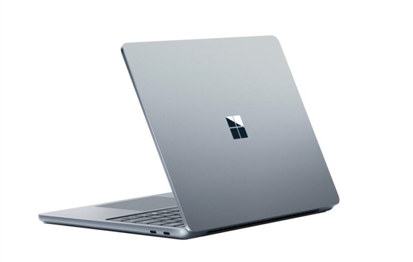 微软推出史上最薄最轻 Copilot+ PC： 起售价799美元 采用骁龙X Plus 8核处理器