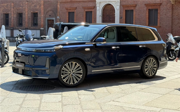 吉利家的“理想L9” 全新银河M9高清照曝光:卖20万或成爆款插图2 吉利家的“理想L9” 全新银河M9高清照曝光:卖20万或成爆款